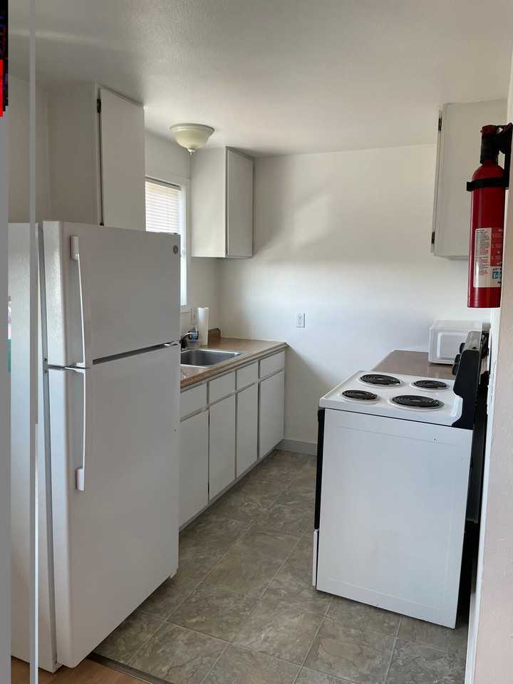166 Ne 8th St #6 - Photo 3 of 10