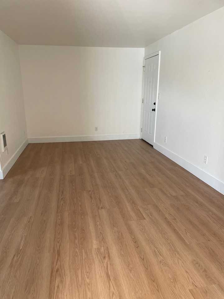 166 Ne 8th St #6 - Photo 4 of 10