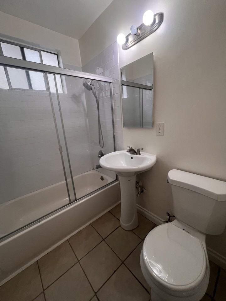 506 N Electric Ave #B - Photo 5 of 5