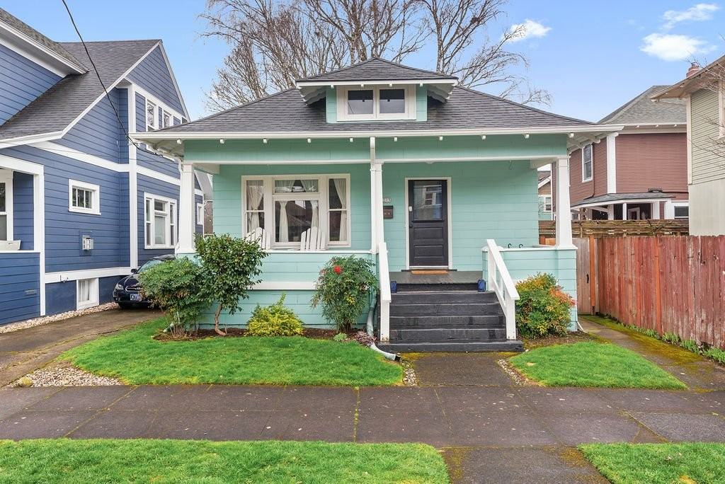 1215 Se 32nd Pl - Photo 3 of 20