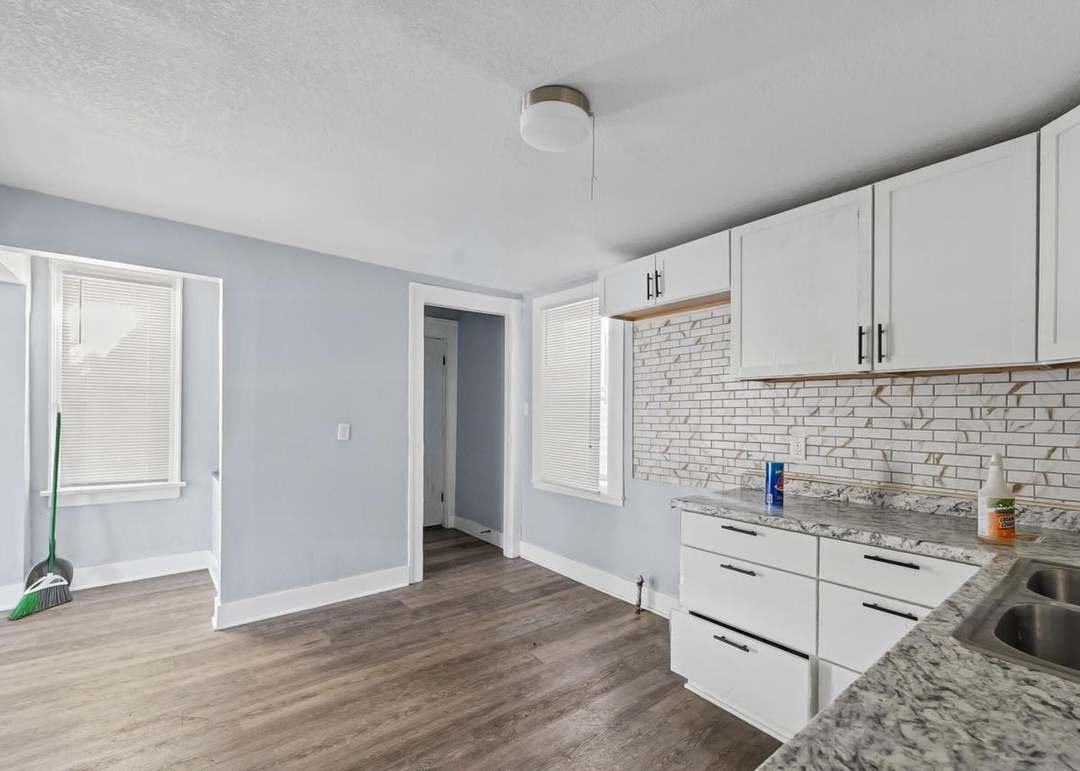 3701 W Kilbourn Ave - Photo 2 of 4