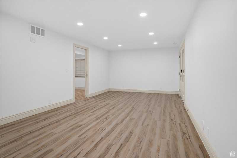 624 W Aspen Hills Blvd - Photo 3 of 17