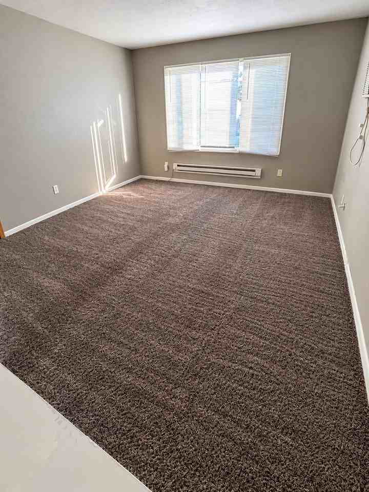 1212 E St #4 - Photo 5 of 9