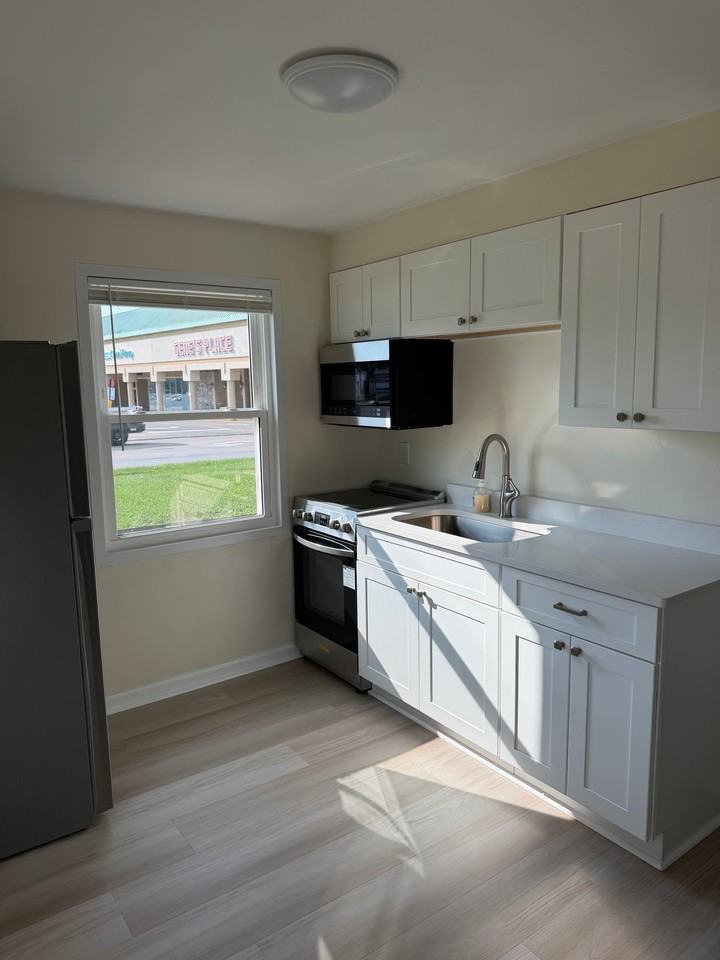 3763 Rocky River Dr #1 - Photo 6 of 9