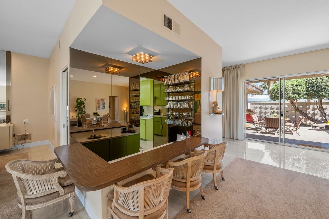 1203 Tamarisk West St - Photo 7 of 20
