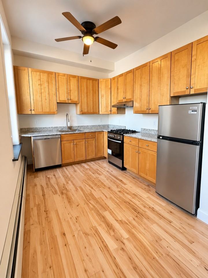 98 Main St #2R - Photo 5 of 19