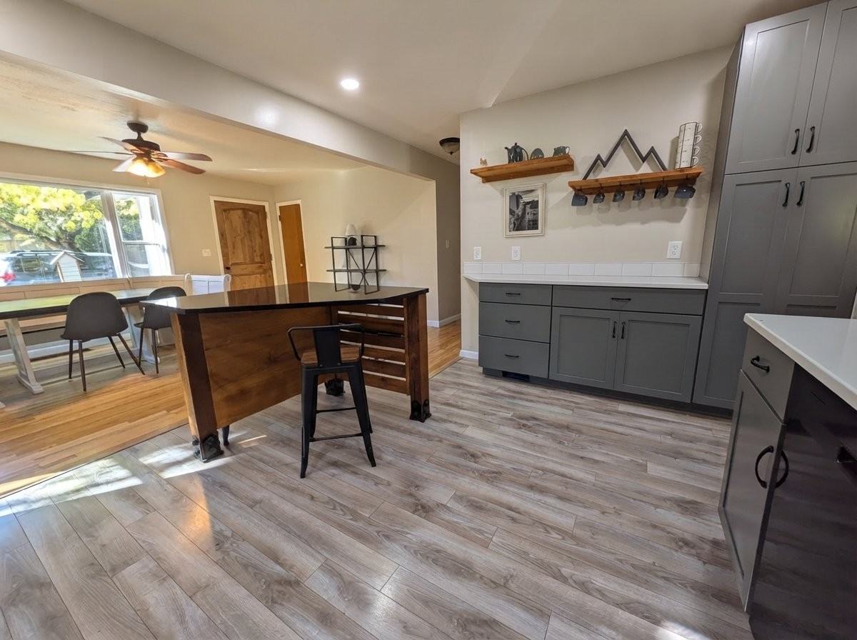 140 N Bryan Ave - Photo 4 of 19
