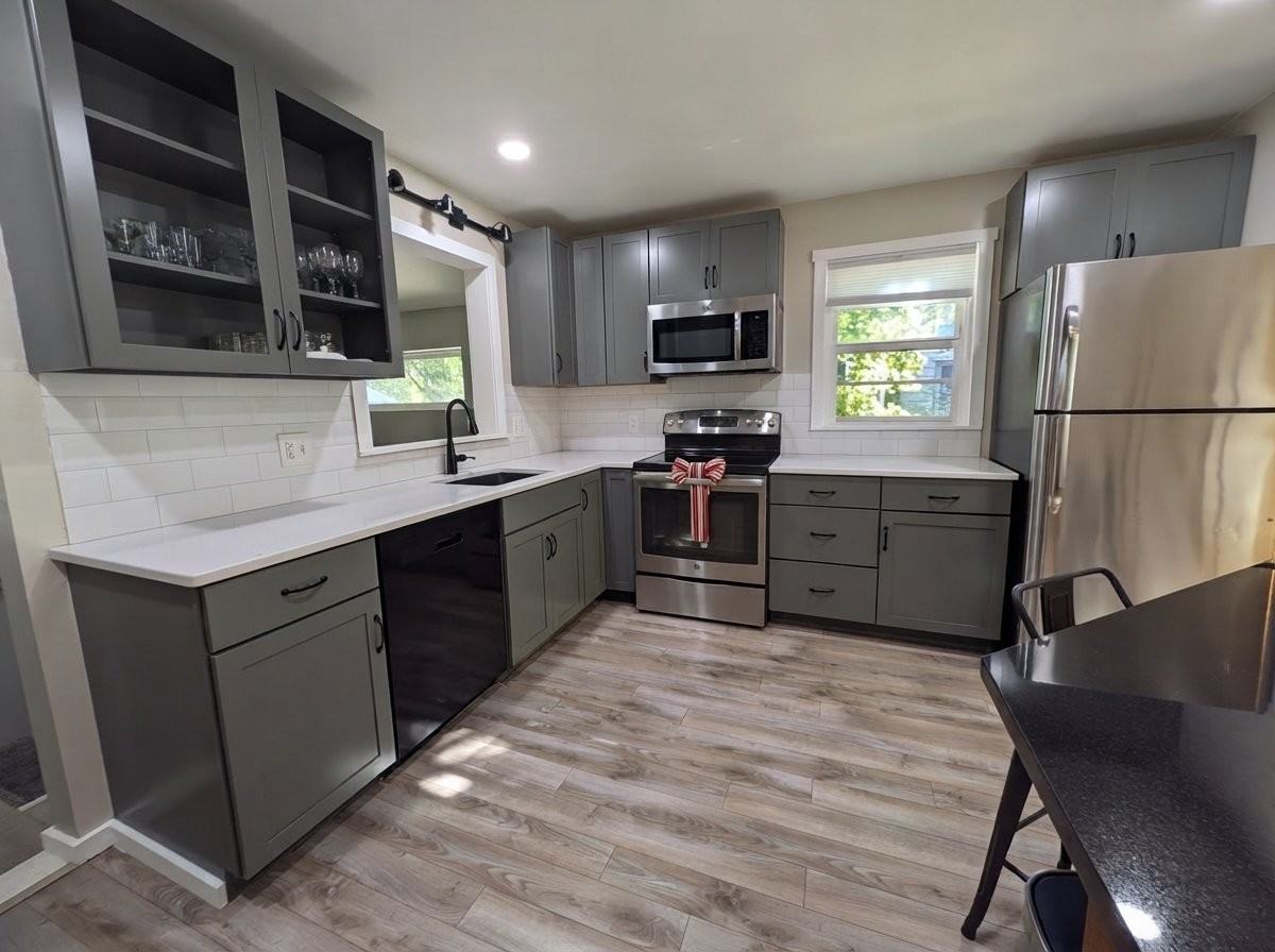 140 N Bryan Ave - Photo 5 of 19