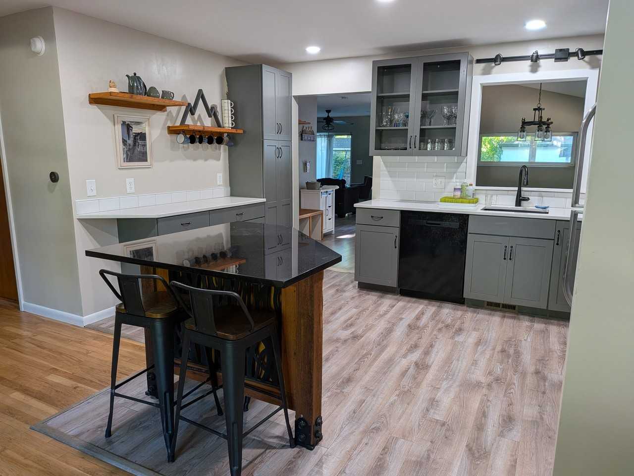 140 N Bryan Ave - Photo 6 of 19
