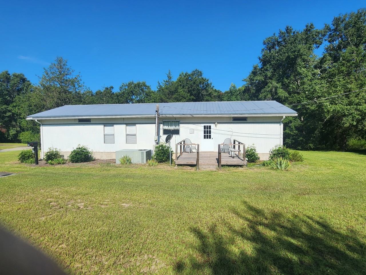 134 Canary St - Photo 2 of 8
