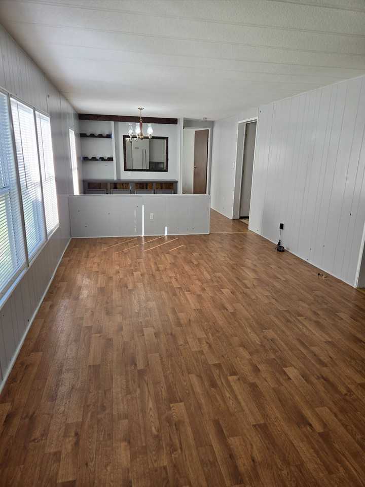 134 Canary St - Photo 3 of 8