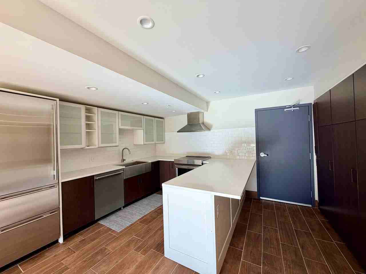 1001 River Dr #100 - Photo 4 of 16