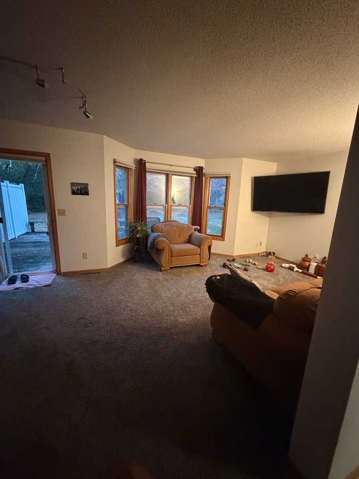 1723 Whitaker St - Photo 2 of 5