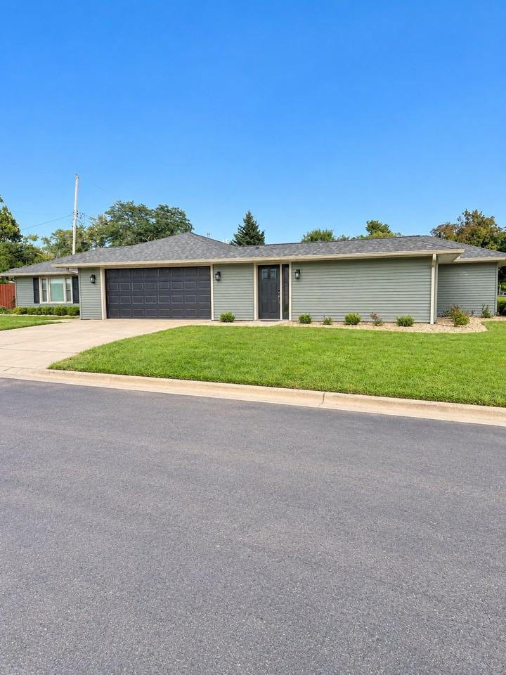 329 W Glen Ave - Photo 2 of 18