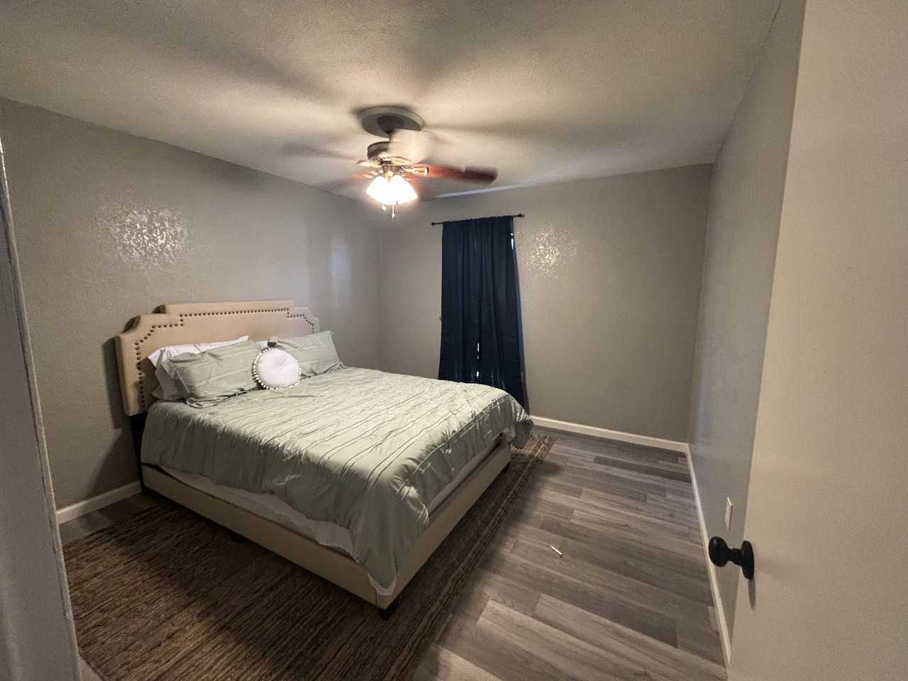 5707 Lake Cove St - Photo 3 of 9