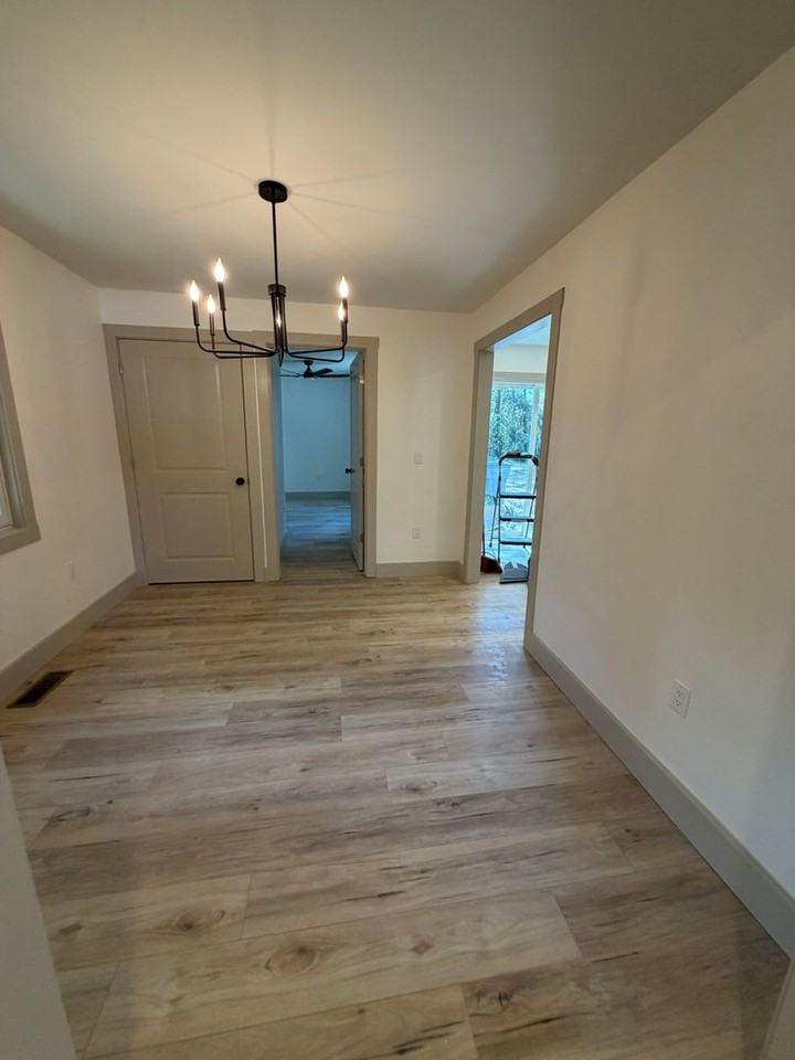 224 Rogers Ave - Photo 6 of 11