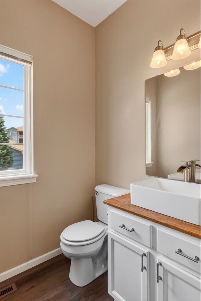 420 Glenmoor Pl - Photo 7 of 14