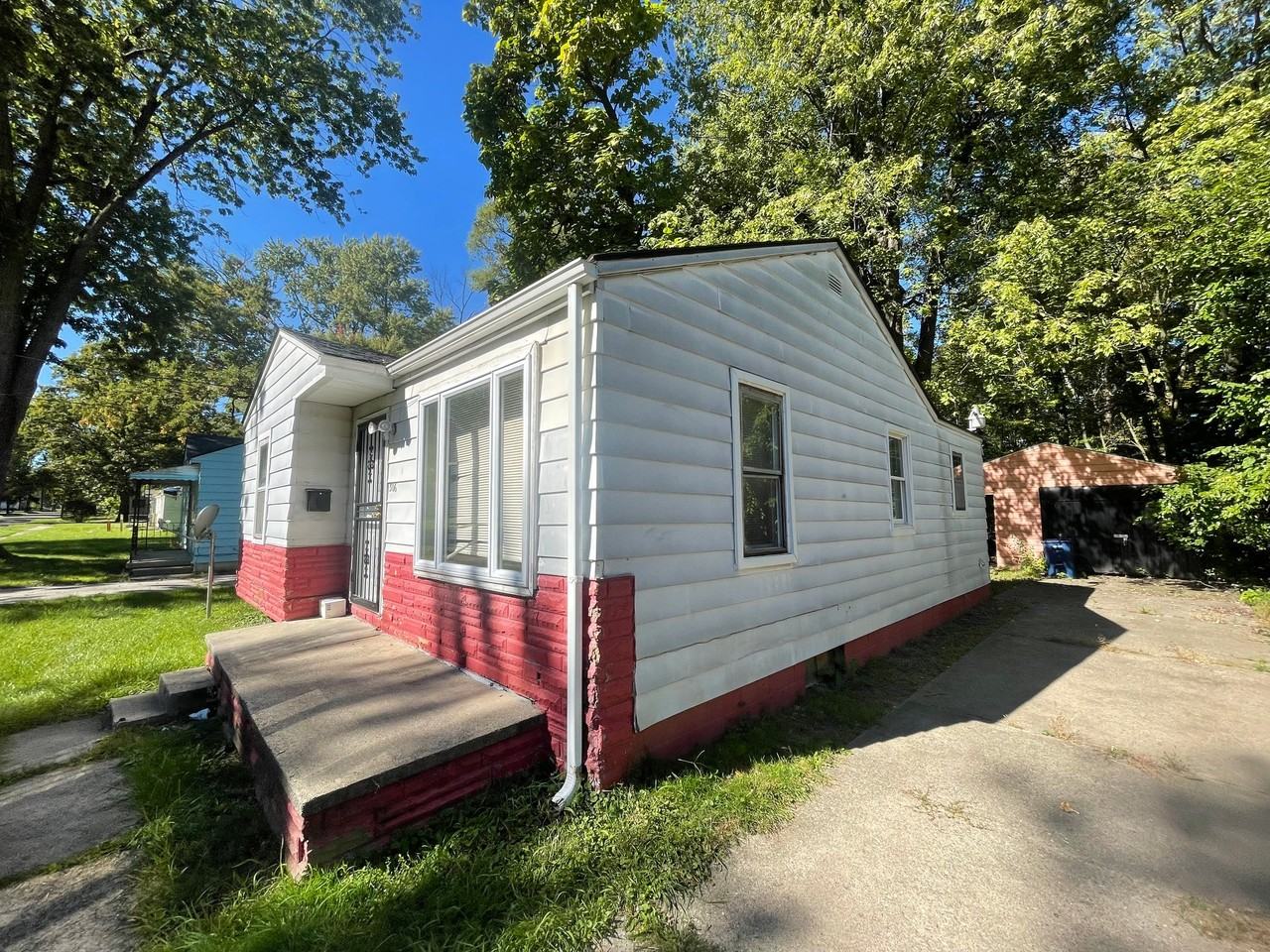 306 W Gracelawn Ave - Photo 3 of 21