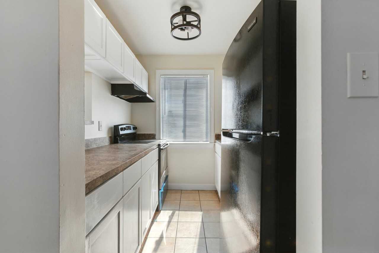 709 Brandywine St Se #104 - Photo 4 of 15
