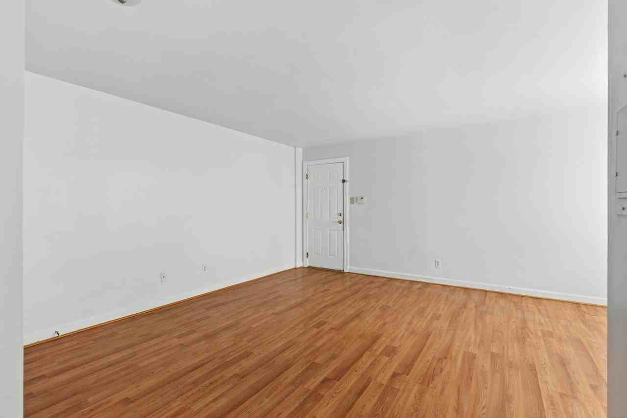 709 Brandywine St Se #104 - Photo 7 of 15