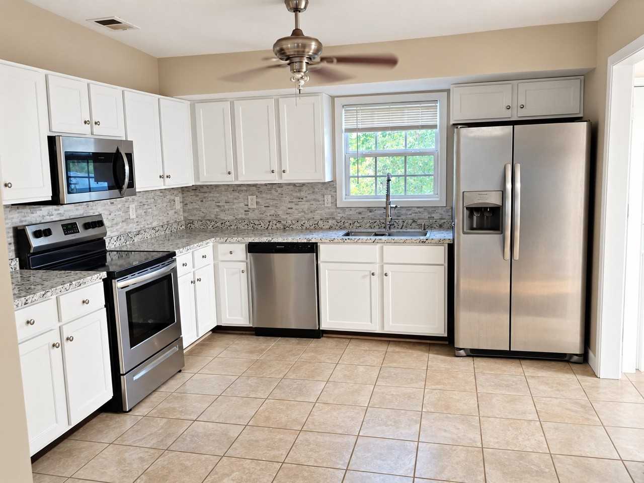 3024 Drexel Ln - Photo 3 of 13