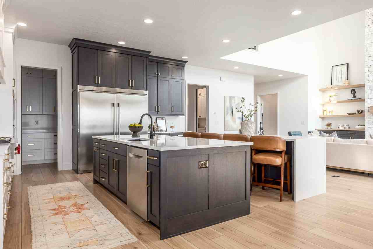 9825 N Willowbank Dr - Photo 5 of 50