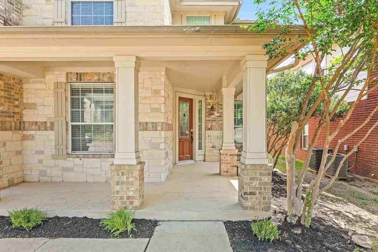 15616 Belfin Dr - Photo 3 of 12