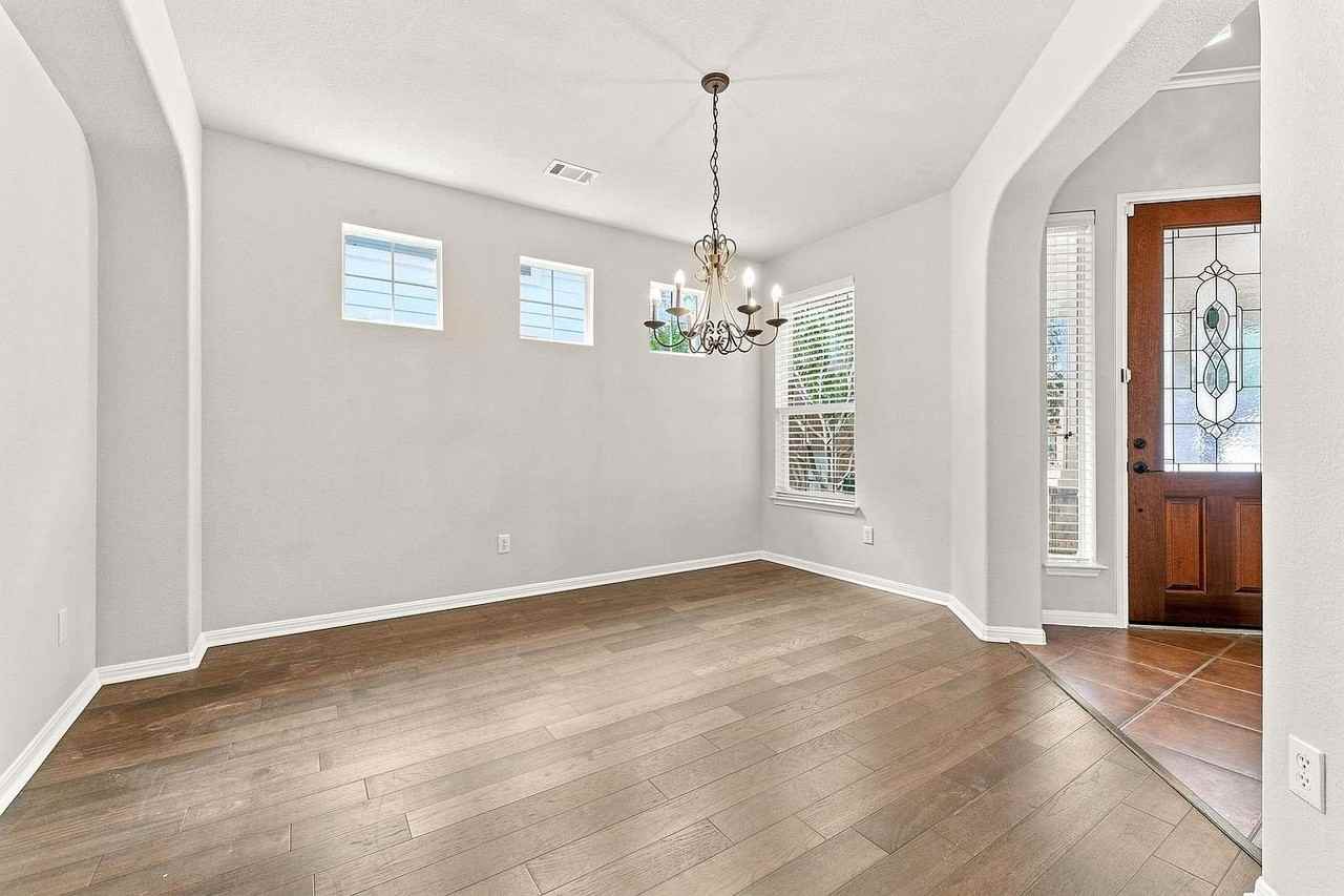 15616 Belfin Dr - Photo 4 of 12