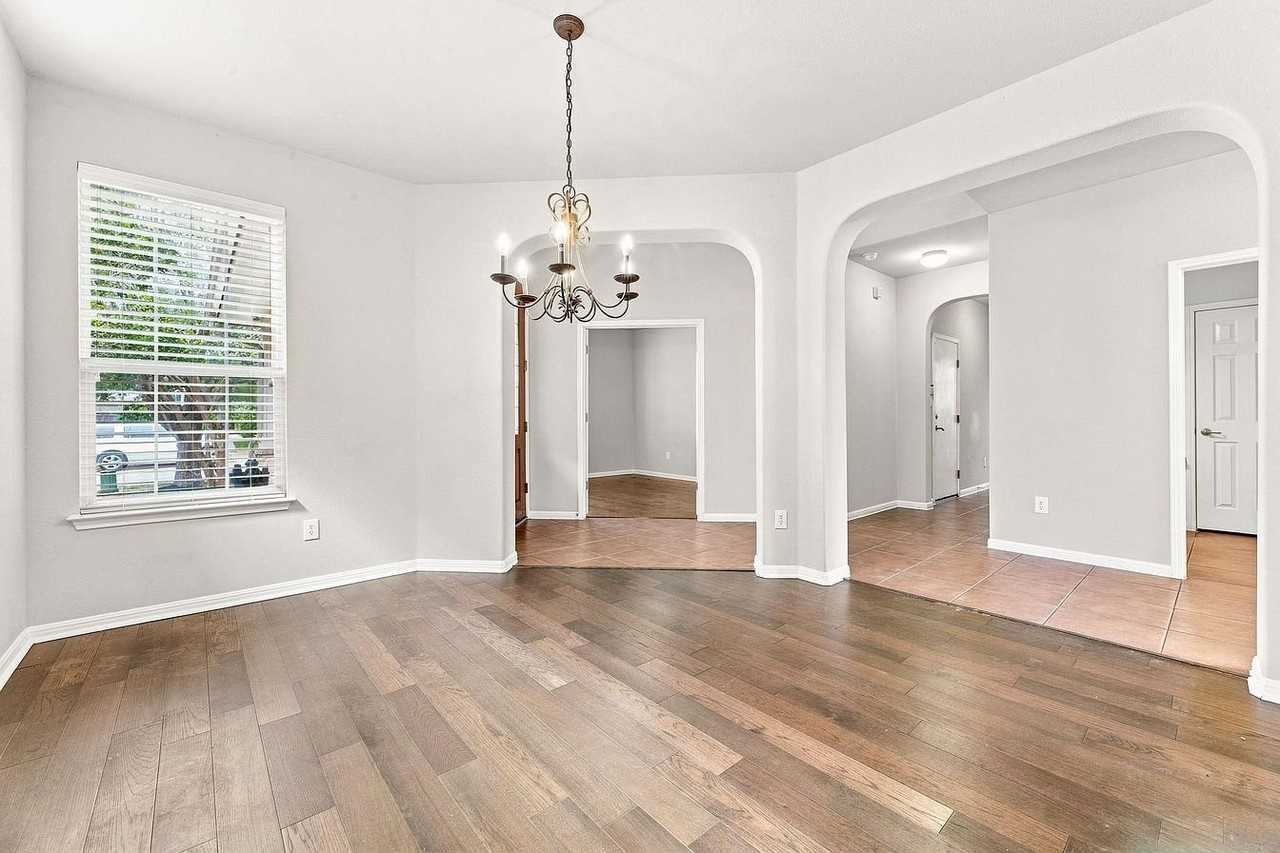 15616 Belfin Dr - Photo 5 of 12
