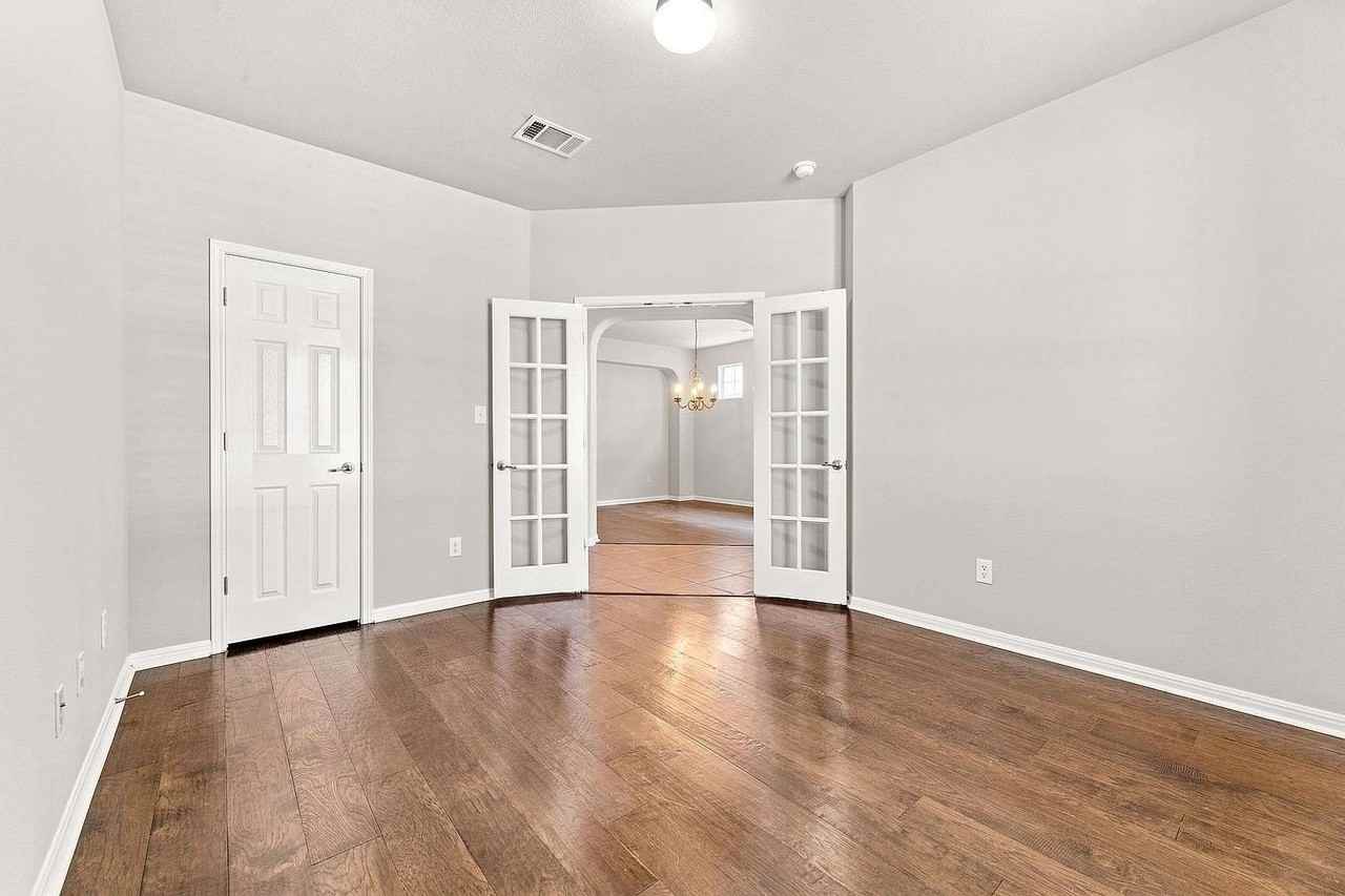 15616 Belfin Dr - Photo 6 of 12