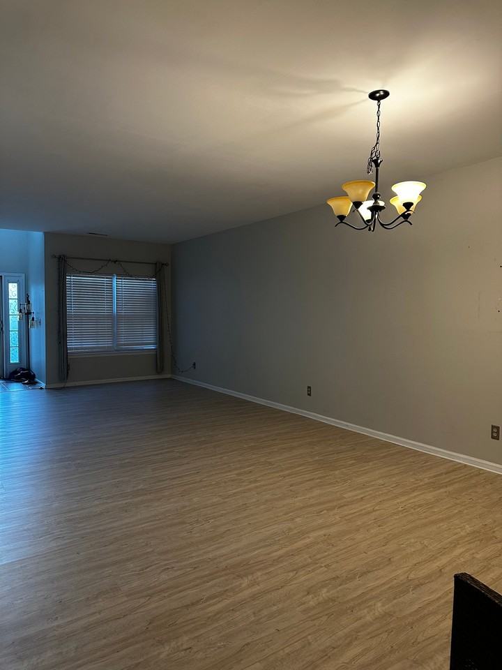 223 Bromley Ct - Photo 4 of 14