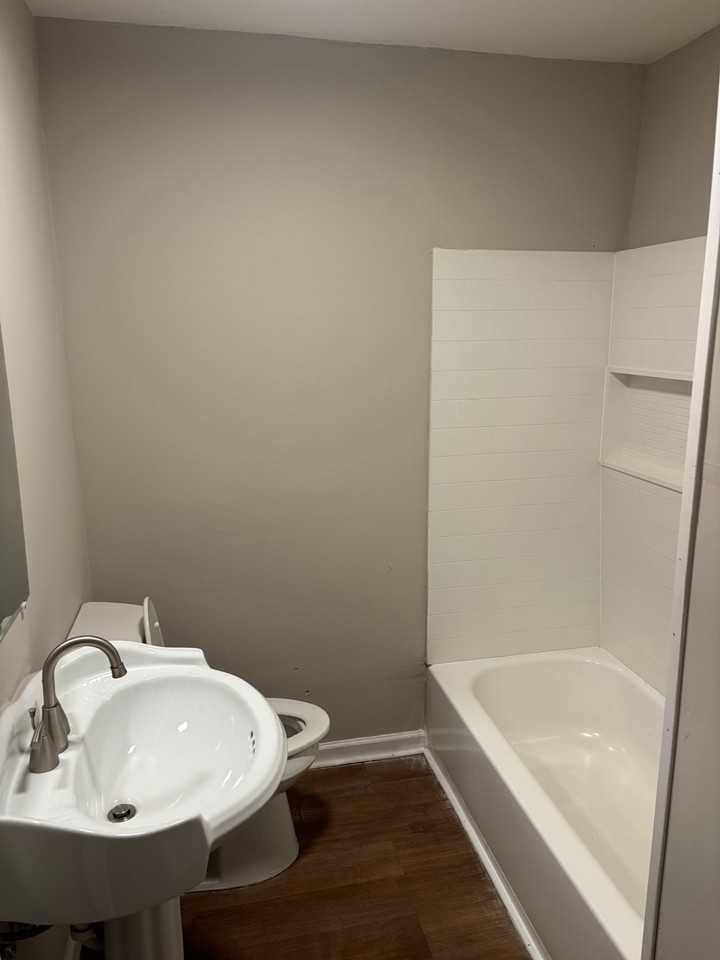 1860 Woodland Ave Sw - Photo 4 of 10
