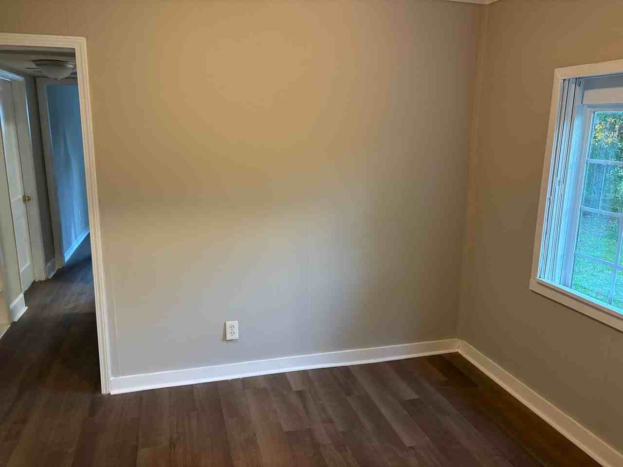 1860 Woodland Ave Sw - Photo 5 of 10