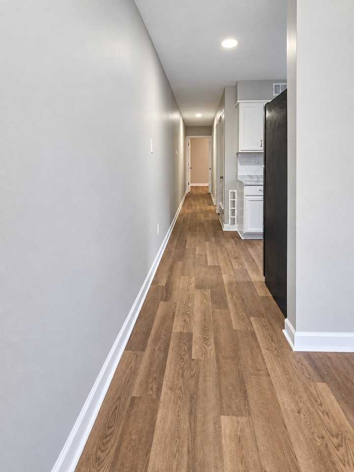 4037 E Mallory Ave - Photo 2 of 9