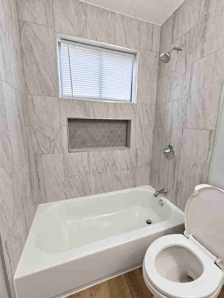4037 E Mallory Ave - Photo 5 of 9