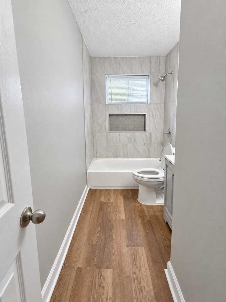 4037 E Mallory Ave - Photo 6 of 9
