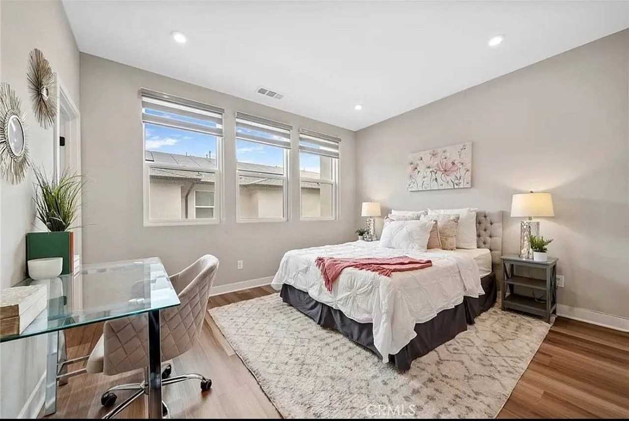 1311 W Cara Dr - Photo 2 of 20