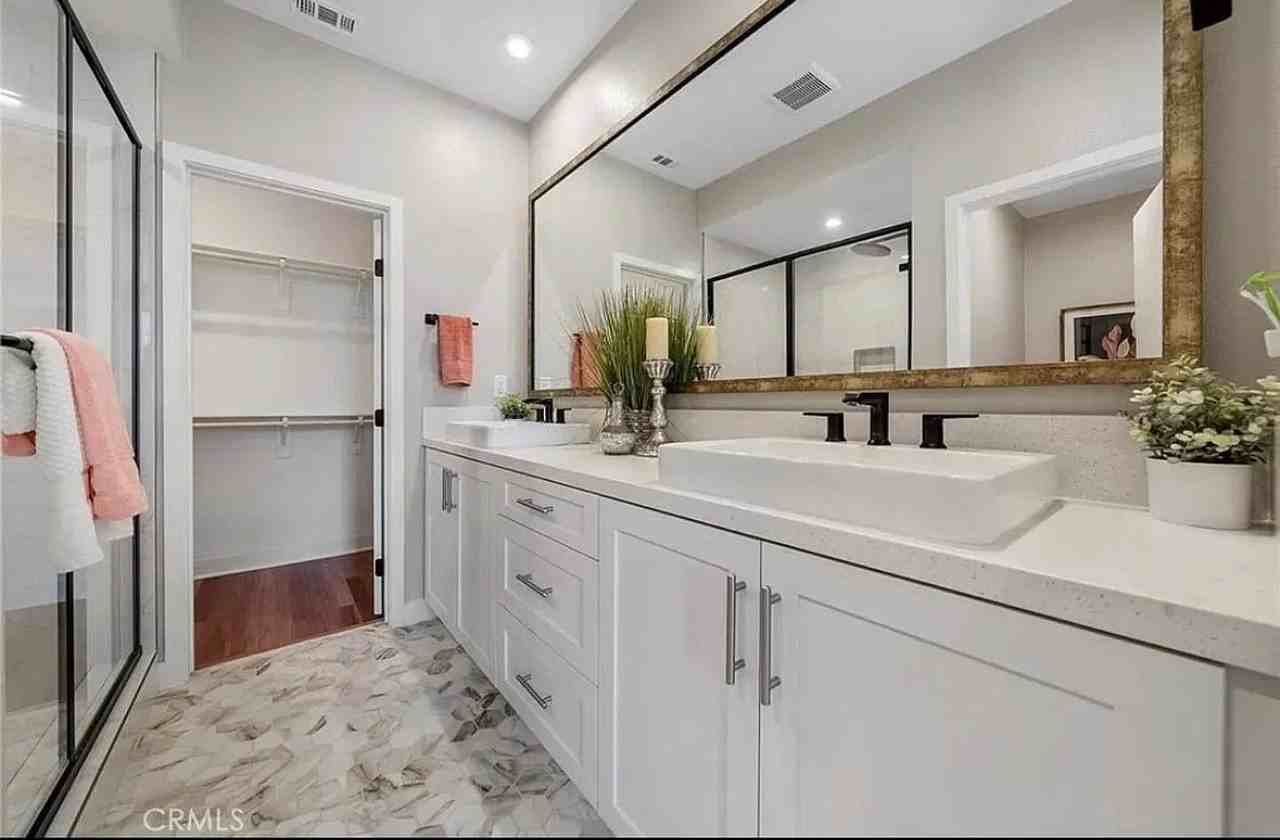 1311 W Cara Dr - Photo 3 of 20