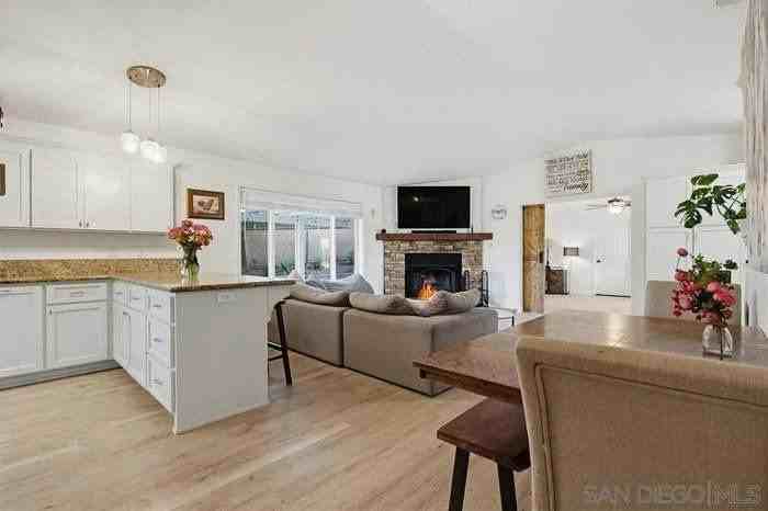 745 Davis St - Photo 2 of 20