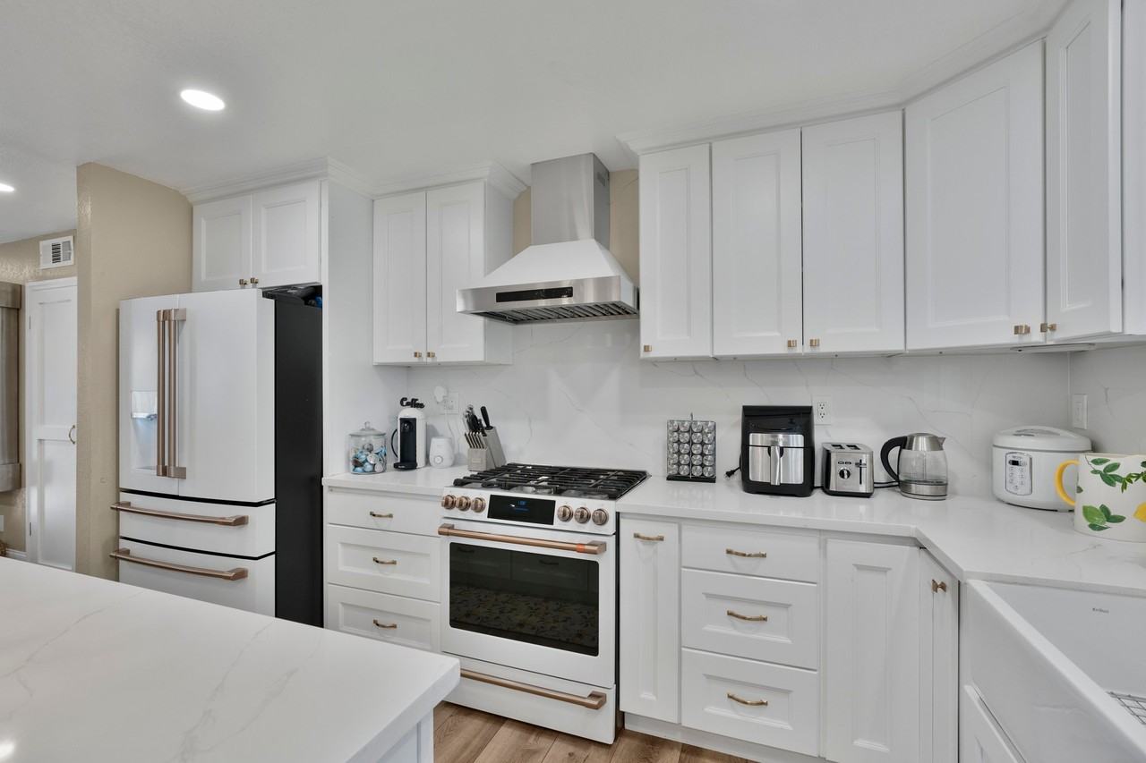 419 E Grant St - Photo 5 of 16