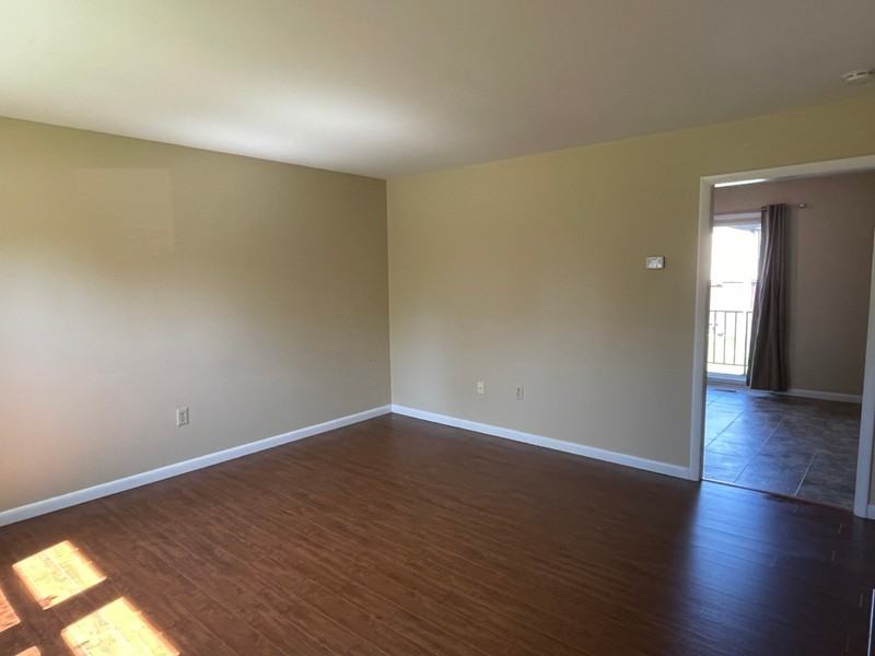 720 W 2nd St #720B - Photo 3 of 15