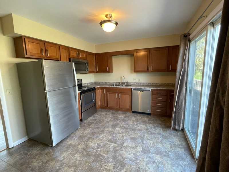 720 W 2nd St #720B - Photo 6 of 15