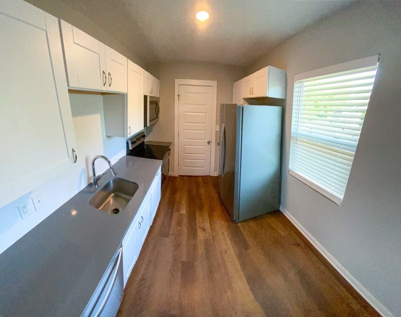 1102 Cecilia Ave #B - Photo 4 of 10