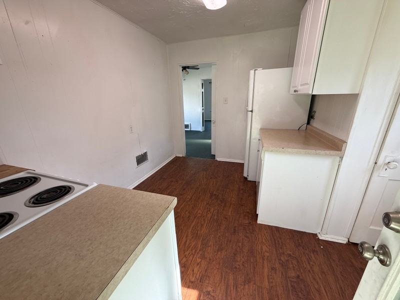843 1/2 6th Ave - Photo 3 of 22