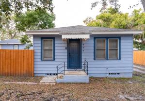 606 Woodlawn St - Photo 1 of 1