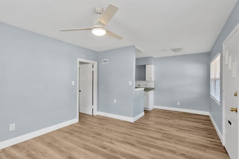 308 S Mars Ave - Photo 5 of 8