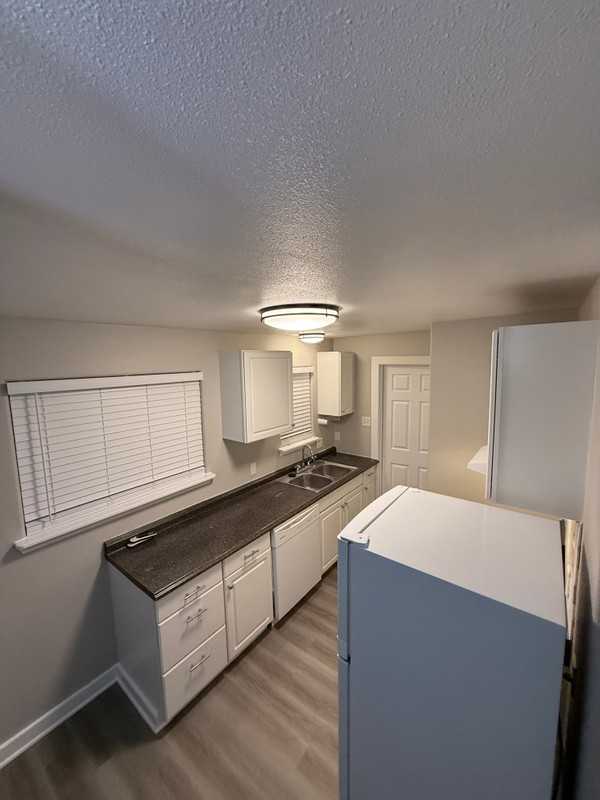 1312 Greenville St #2B - Photo 6 of 7