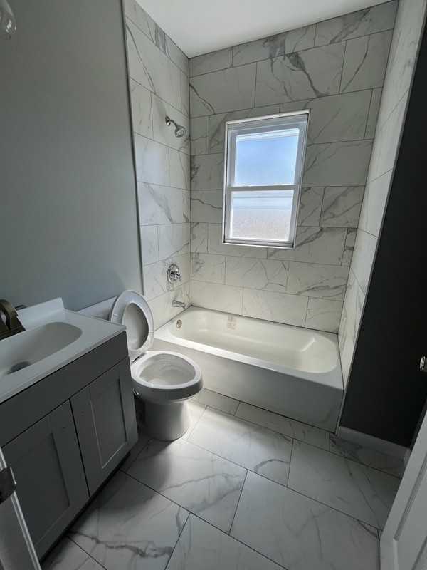 494 E 18th St #1 - Photo 3 of 5