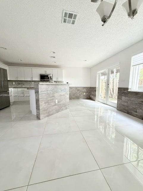 11612 Nw 50th Ter #11612 - Photo 2 of 34