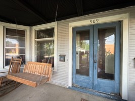 featured image of 909 S Center St #2